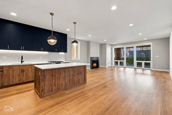 2448 W Diversey AVE #1, Chicago, IL 60647