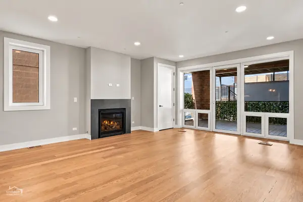 2448 W Diversey AVE #1, Chicago, IL 60647