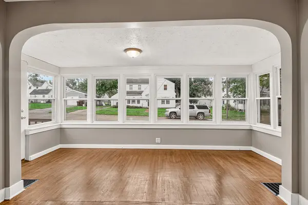 206 W Main ST, Mount Morris, IL 61054
