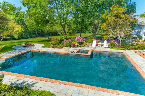 373 W County Line RD, Barrington Hills, IL 60010