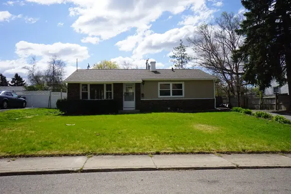 108 Mora RD, Carpentersville, IL 60110
