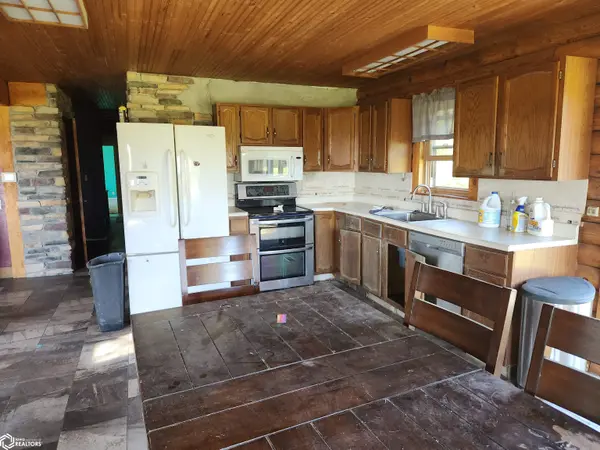 1415 Highway E49, Montour, IA 50173