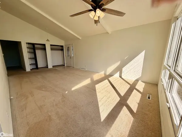 407 S 1st AVE, Danville, IA 52623