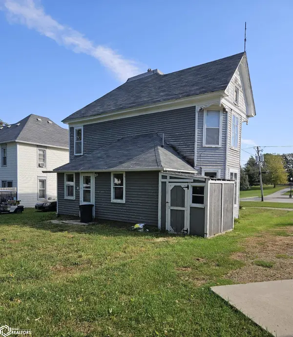 705 Garfield ST, Gladbrook, IA 50635