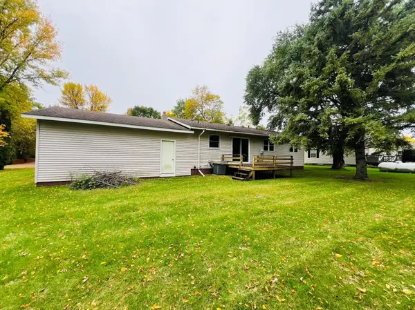 422 E Oak ST, Parkers Prairie, MN 56361