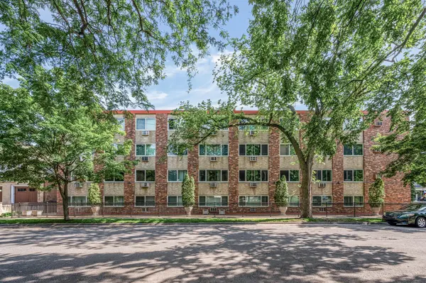 1901 Emerson AVE S #303, Minneapolis, MN 55403