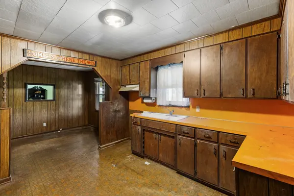 2023 Jimtown Rd, Lafayette, TN 37083
