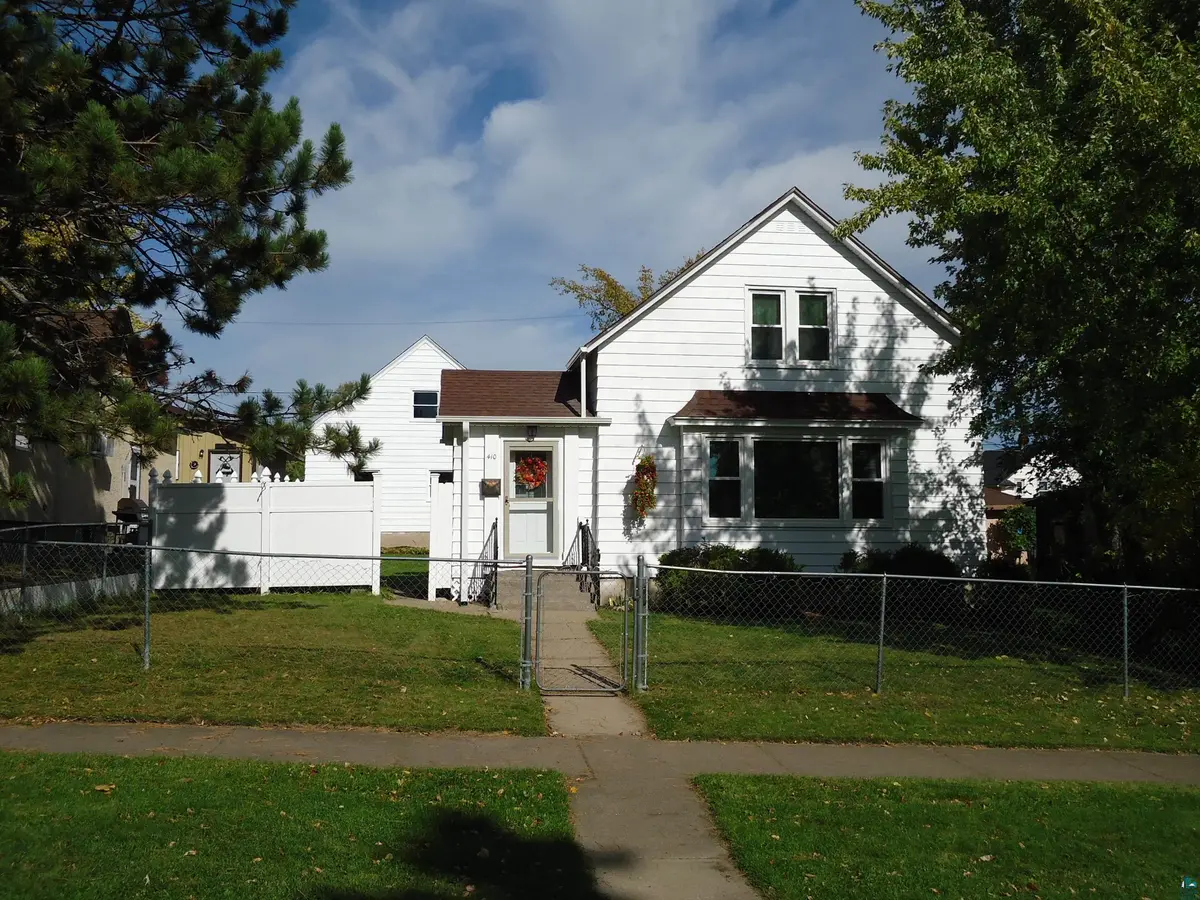 410 NW 3rd St, Chisholm, MN 55719