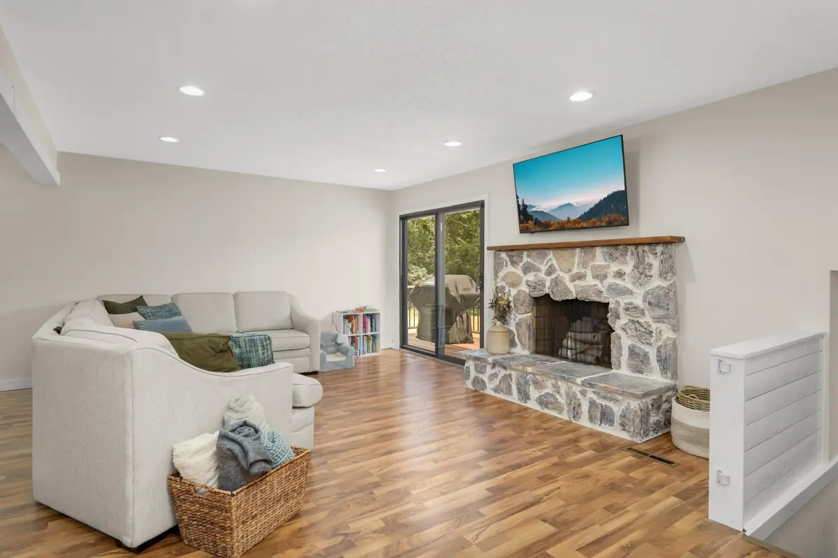 12420 Pineview TRL, Dayton, MN 55327