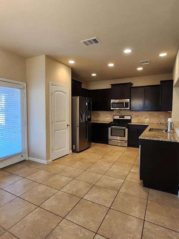 636 Carly Ann LN, Leander, TX 78641