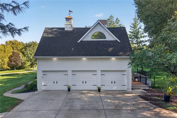 6245 Arapahoe ST, Shawnee, KS 66226