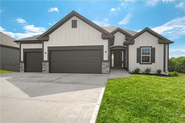 9913 N Manning AVE, Kansas City, MO 64157