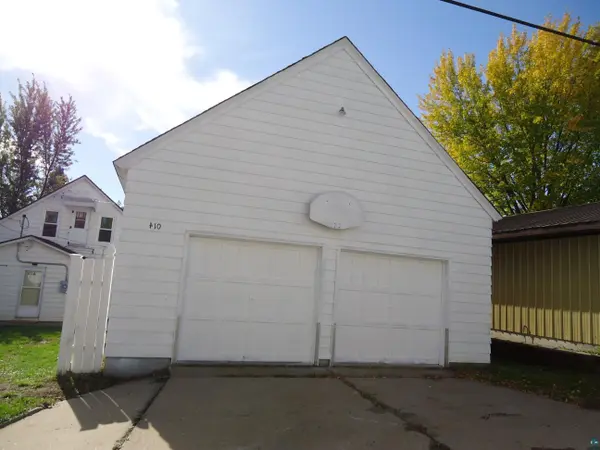 410 NW 3rd St, Chisholm, MN 55719