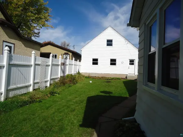 410 NW 3rd St, Chisholm, MN 55719