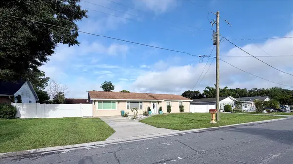7518 BLOSSOM AVE, Tampa, FL 33614