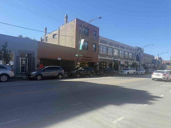 2733 W cermak RD, Chicago, IL 60608