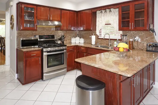3318 N Page AVE, Chicago, IL 60634