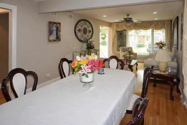 3318 N Page AVE, Chicago, IL 60634