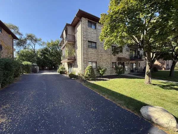 10912 Central AVE #203, Chicago Ridge, IL 60415