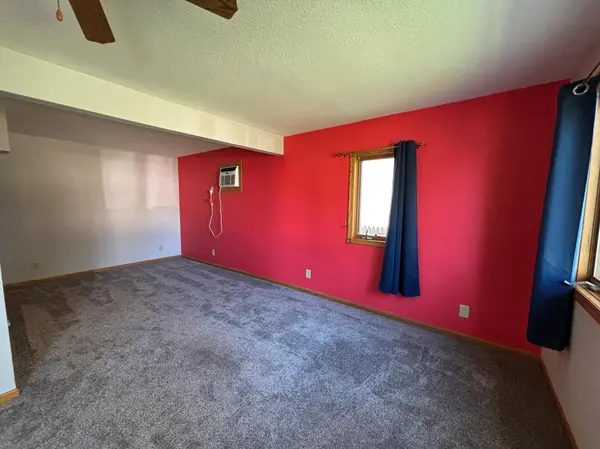 1636 Dover ST, Worthington, MN 56187