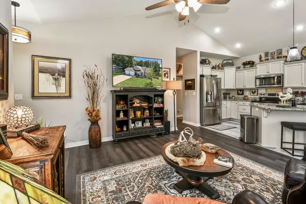 328 Three Pines Circle, Reeds Spring, MO 65737