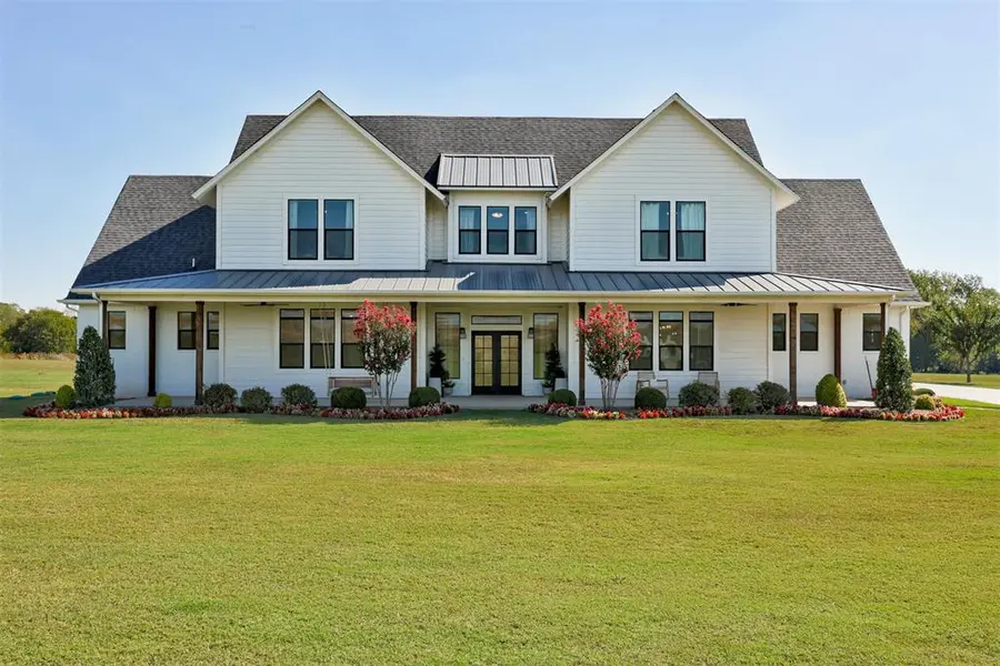 10500 Secretariat DR, Mustang, OK 73064
