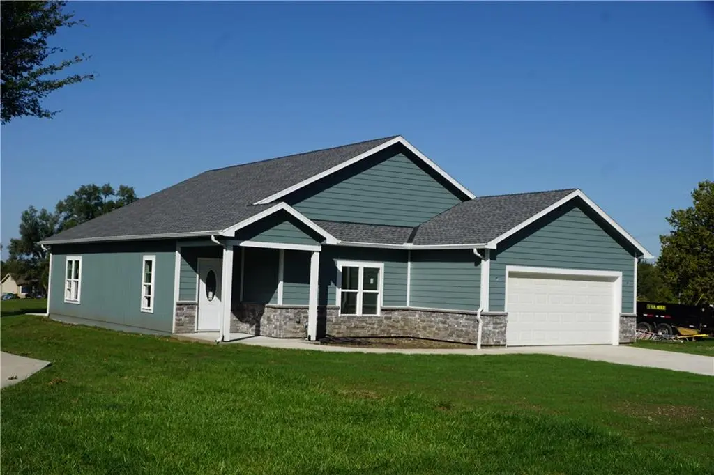 703 N Jefferson ST, Spring Hill, KS 66083