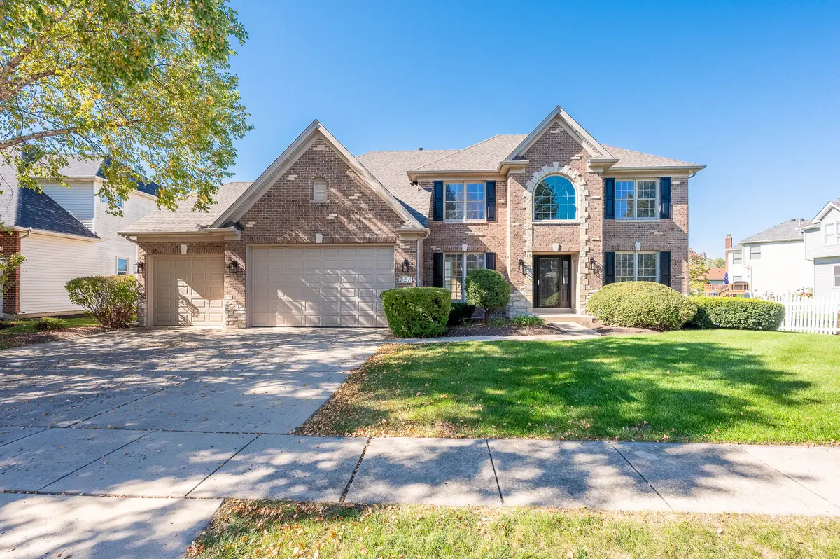 728 Waterside DR, South Elgin, IL 60177