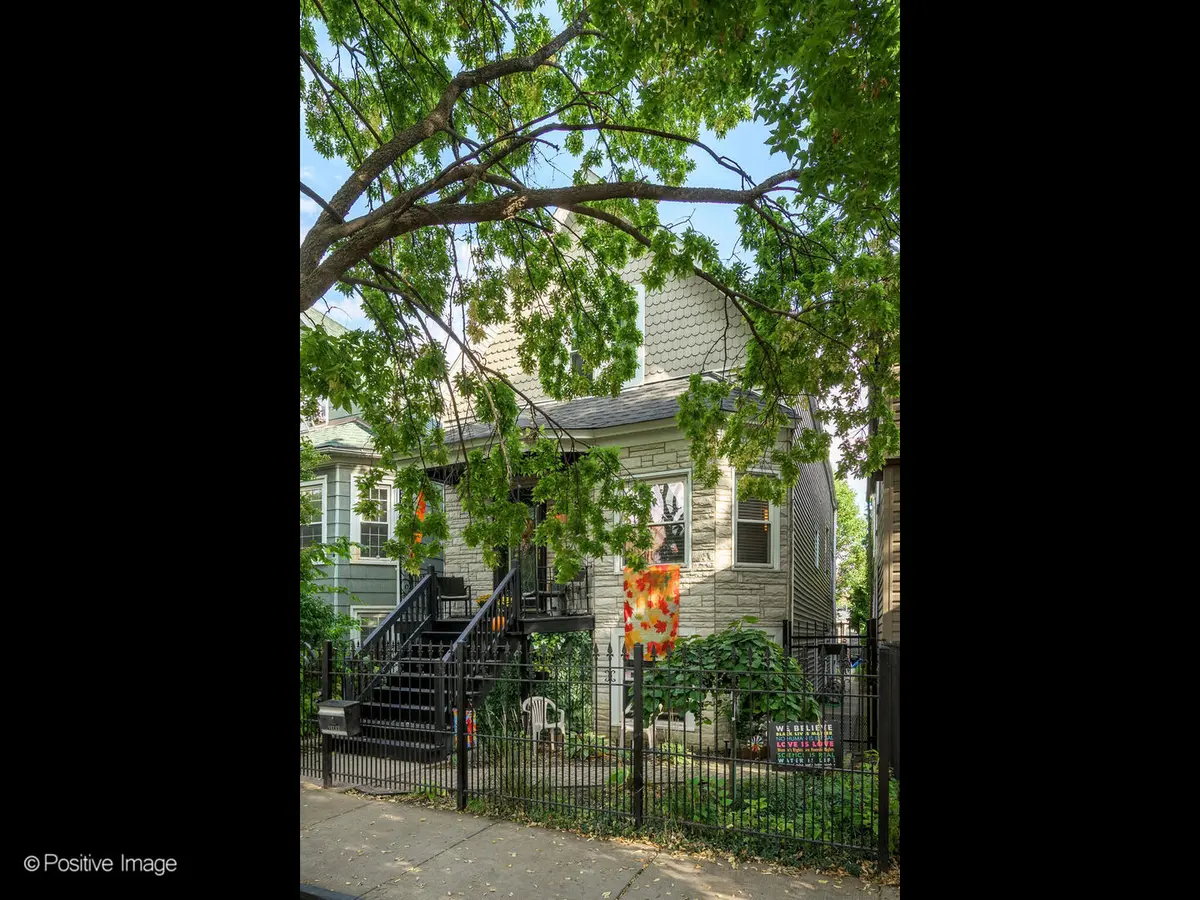 3037 N Elbridge AVE #G, Chicago, IL 60618