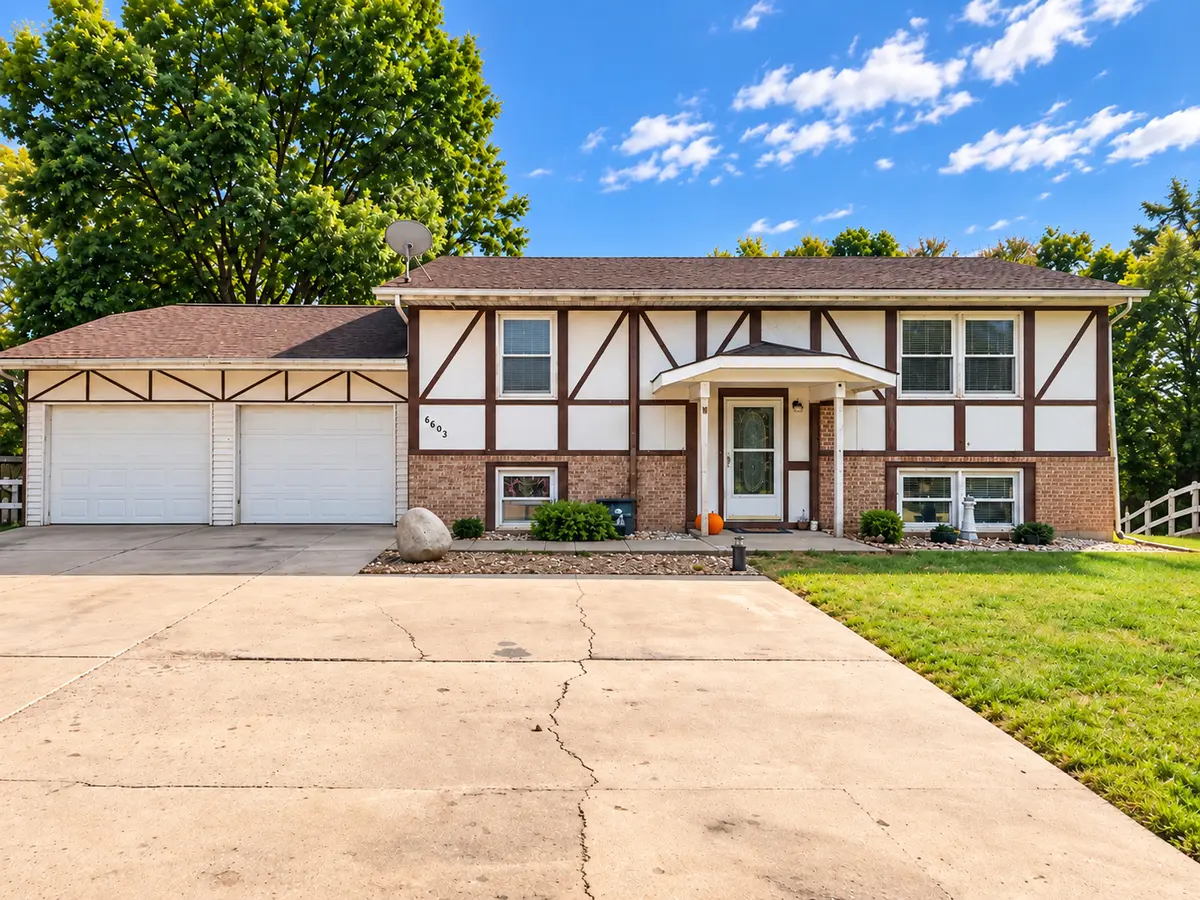 4407 W Lincolnway, Sterling, IL 61081