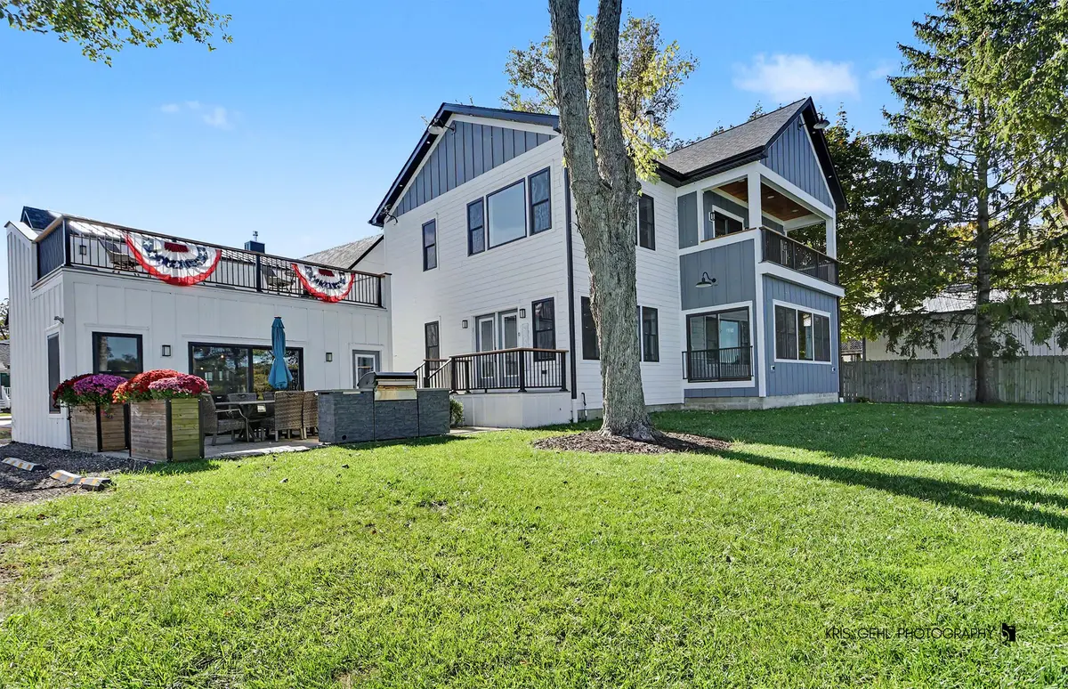 4137 Bennett ST, Delavan, WI 53115