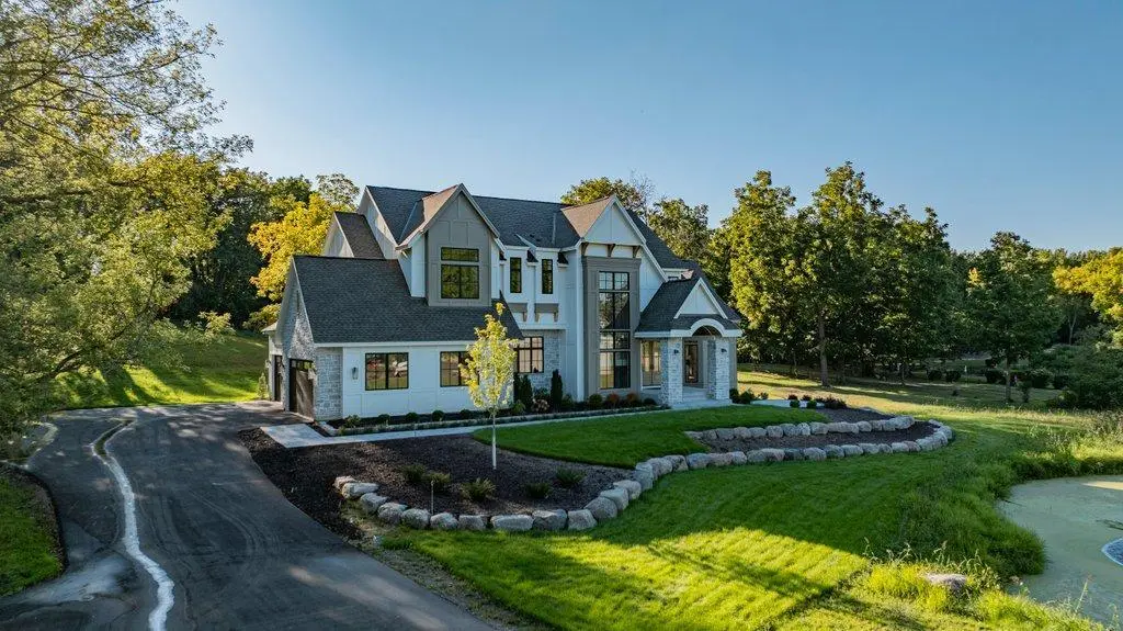 285 North Shore DR, Minnetrista, MN 55364