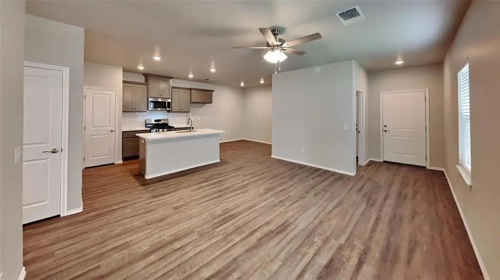 9321 NW 124th ST, Yukon, OK 73099