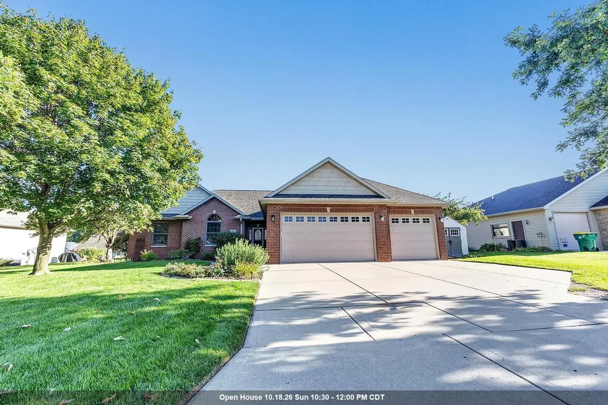 3551 GLEN ABBEY DR, Green Bay, WI 54311