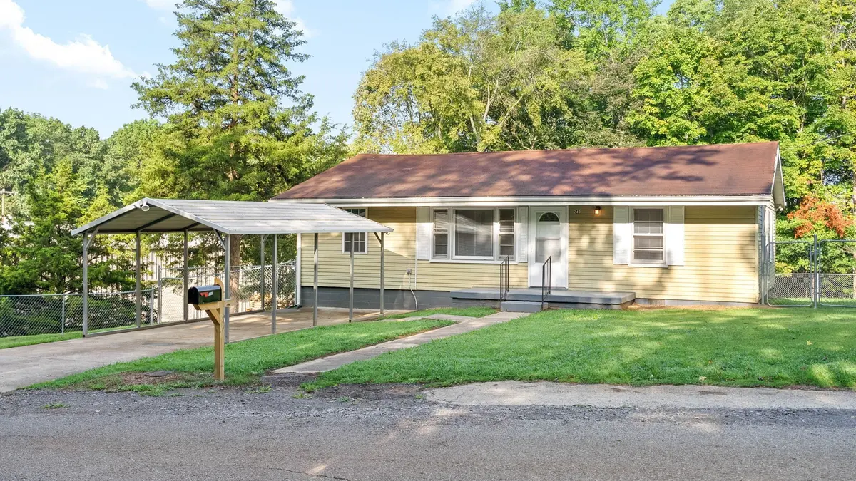 240 Robert St, Clarksville, TN 37040