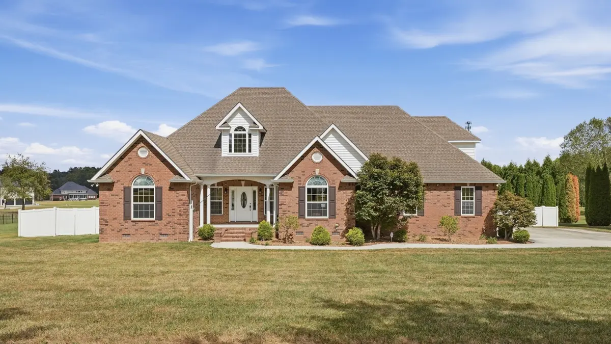 72 Creekside Dr, Manchester, TN 37355