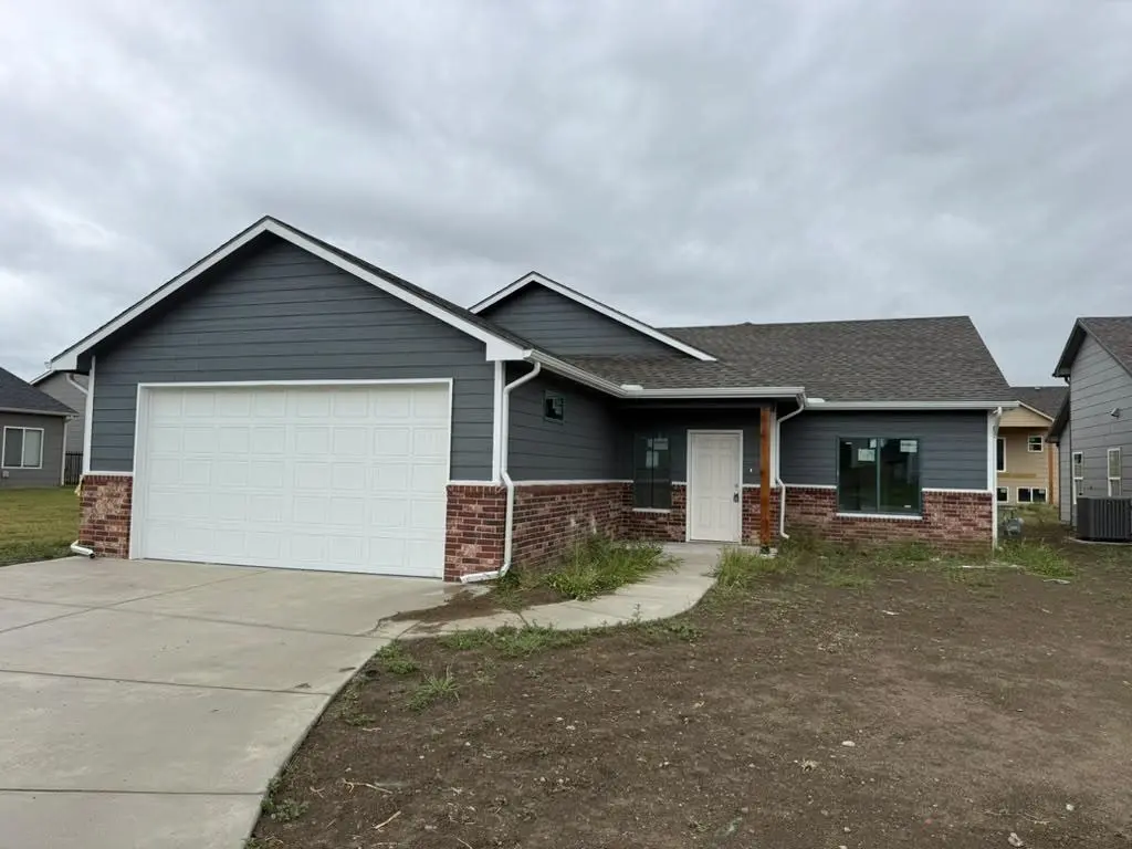 5079 N Toben Dr., Bel Aire, KS 67226