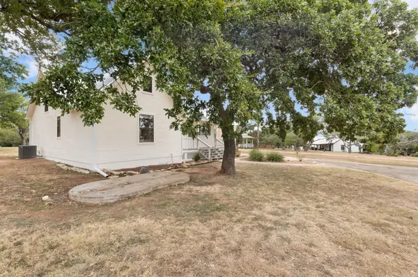 247 Sunday CIR, Fredericksburg, TX 78624