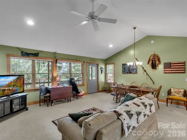 136 Buchanan LOOP, Webster, NC 28779