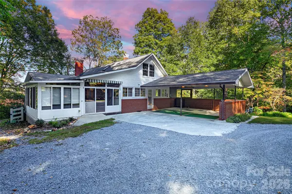 4392 Island Ford RD, Brevard, NC 28712