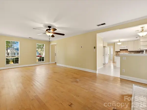 8614 Golf Ridge DR, Charlotte, NC 28277