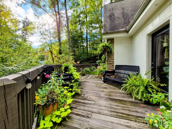 237 Mallard RD, Lake Lure, NC 28746