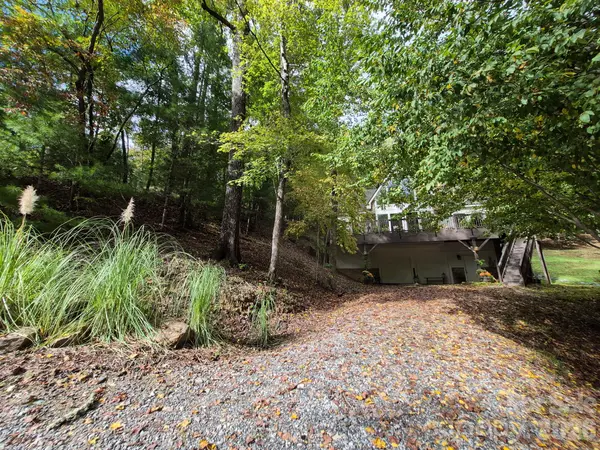 237 Mallard RD, Lake Lure, NC 28746