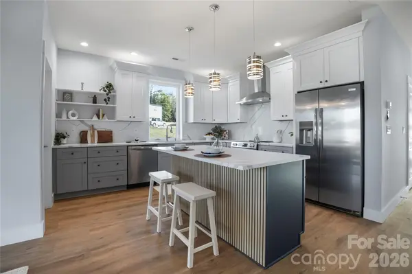 79 Scott Meadows DR, Asheville, NC 28806