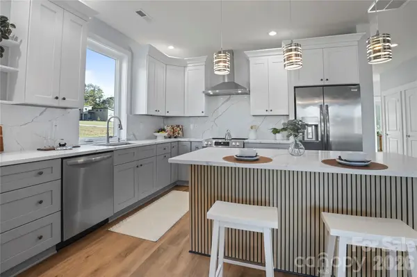 79 Scott Meadows DR, Asheville, NC 28806