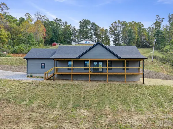 110 Shangrila TRL, Spruce Pine, NC 28777