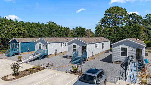 81 Yuken PL, Hendersonville, NC 28792