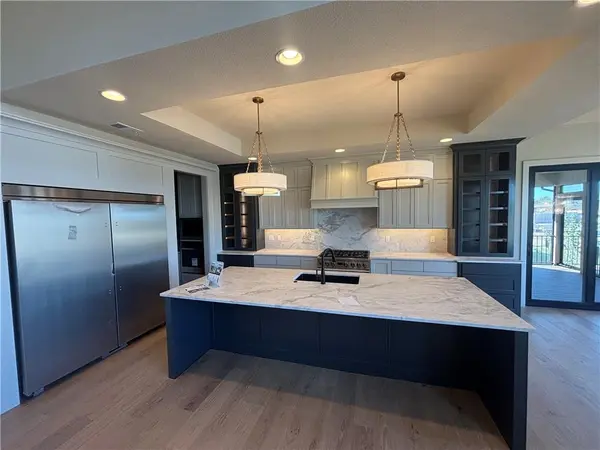 9502 W 175 TER, Overland Park, KS 66221