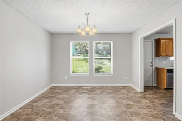 913 Susquehanna RDG, Independence, MO 64056