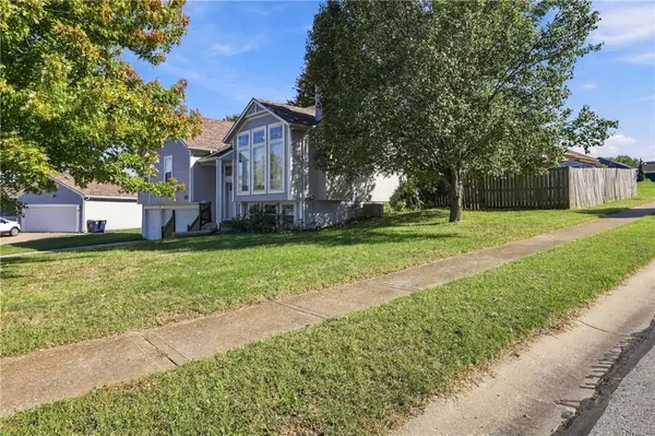 15001 E 48th ST, Kansas City, MO 64136
